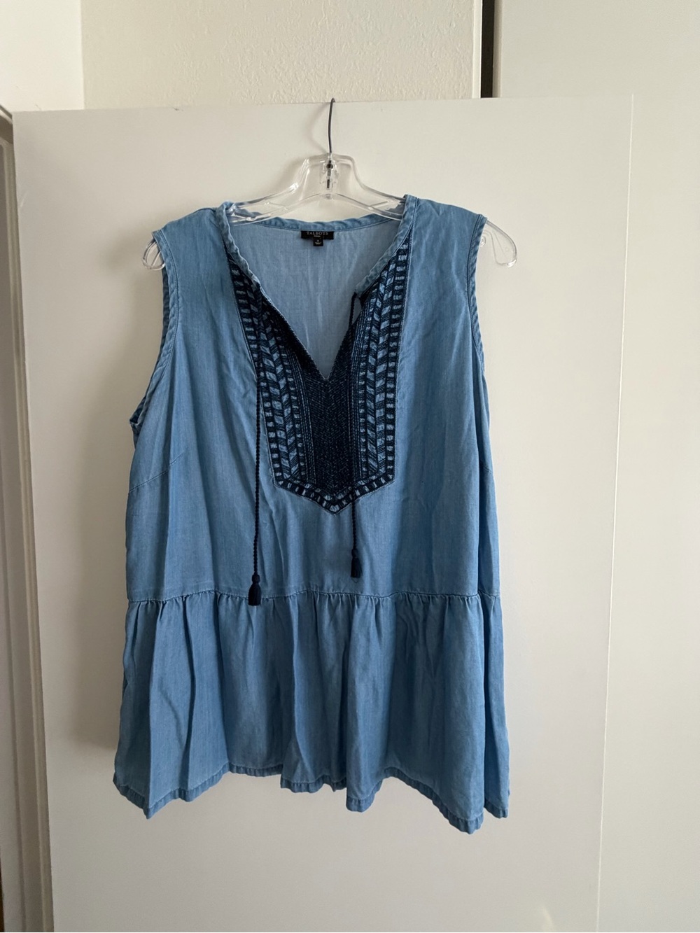 Talbots Light Blue Sleeveless Tunic with Navy Embroidered V‑Neck